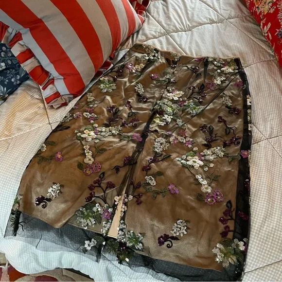 VINCE Begonia Sequined Skirt - Picture 7 of 11